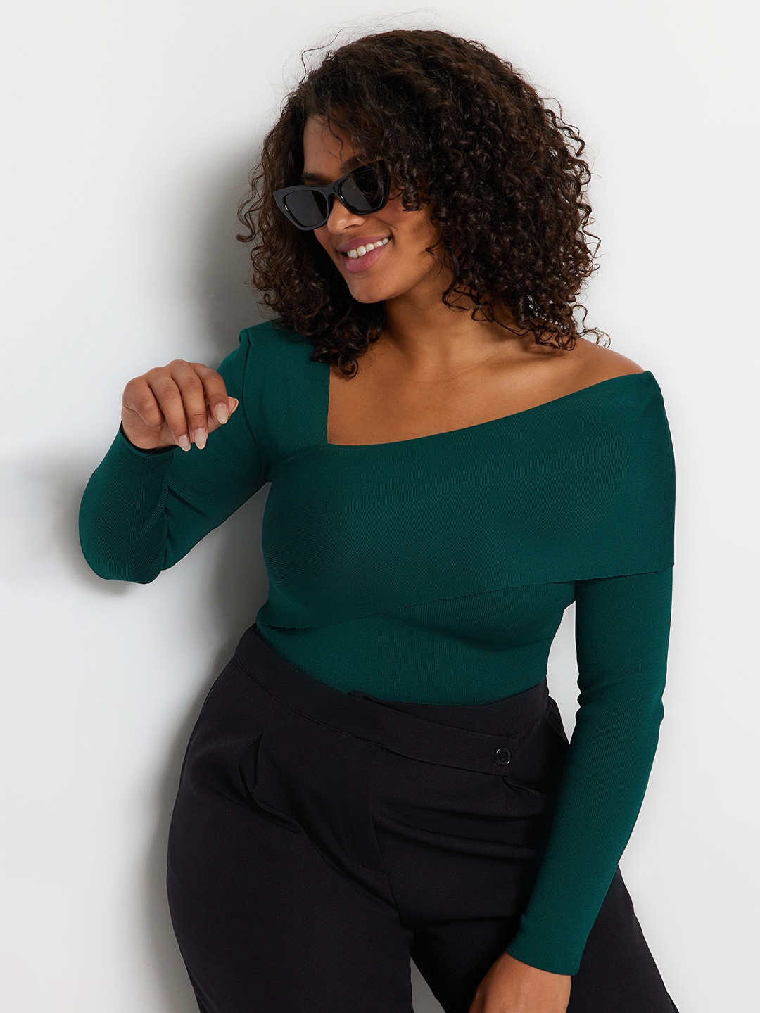 

Trendyol V-Neck Fitted Top, Green