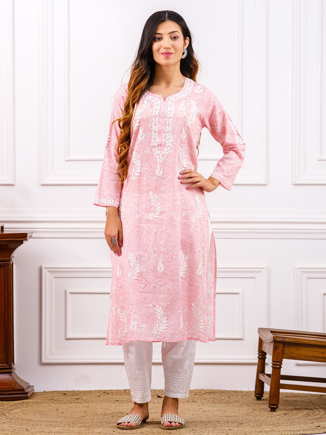 

Chowkhat Ethnic Motifs Embroidered Straight Kurta, Pink