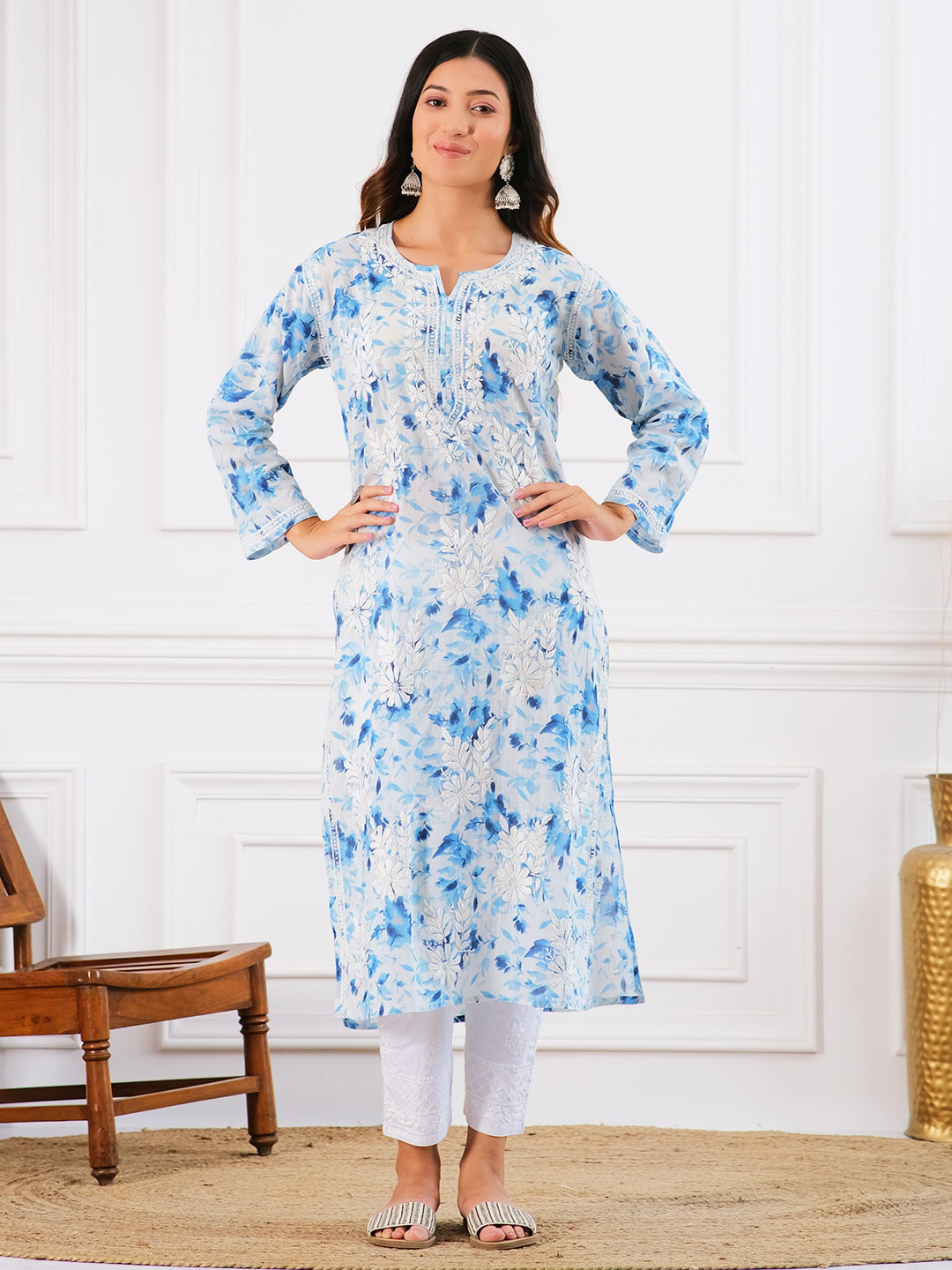 

Chowkhat Floral Embroidered Straight Pure Cotton Kurta, Blue