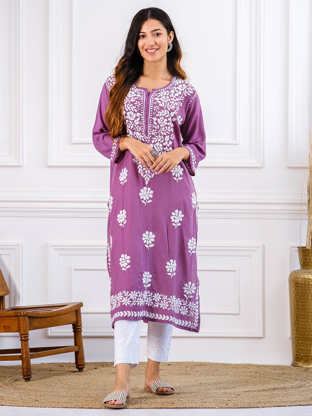 

Chowkhat Floral Embroidered Straight Kurta, Purple