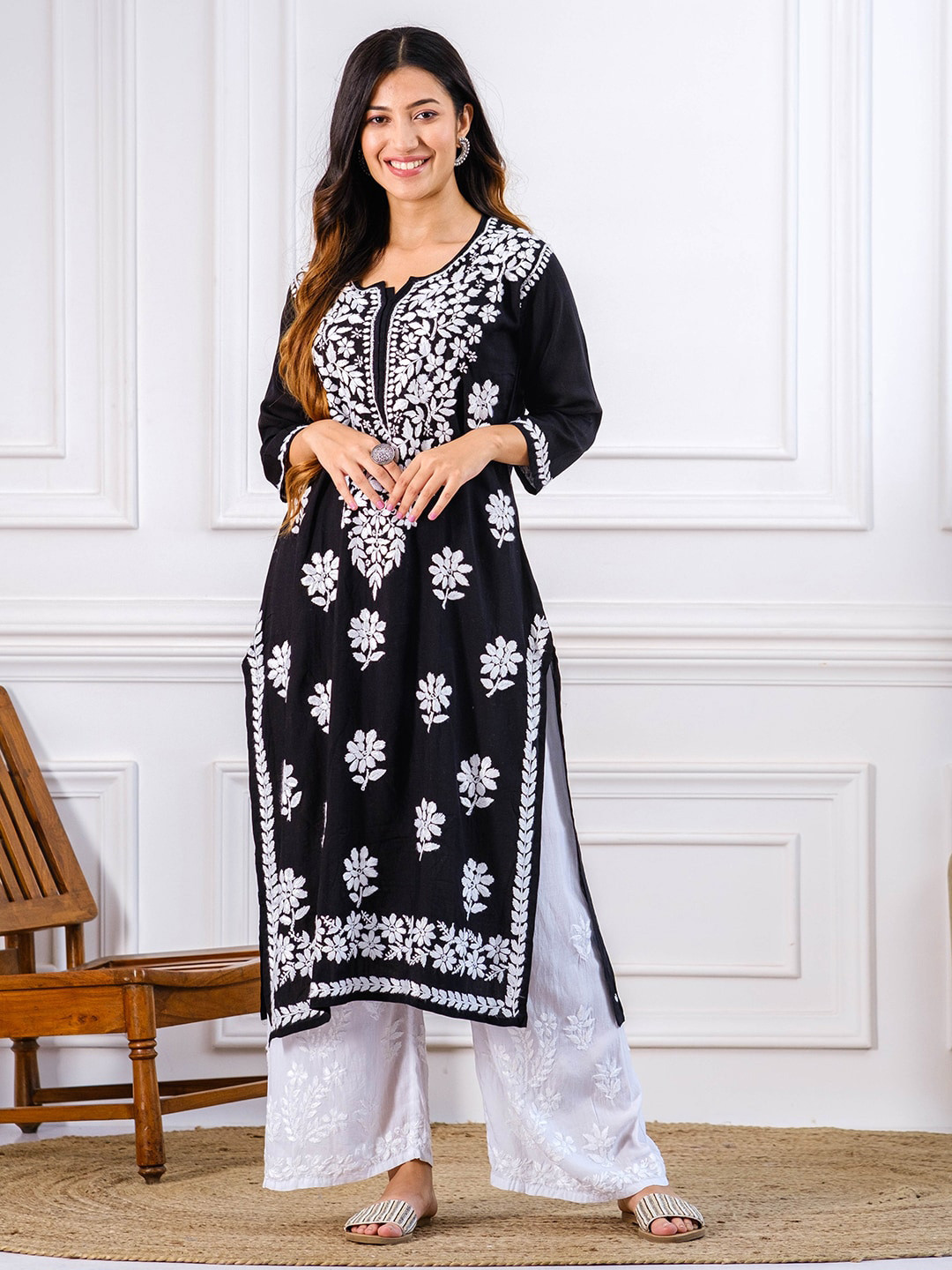 

Chowkhat Floral Embroidered Straight Pure Cotton Kurta, Black