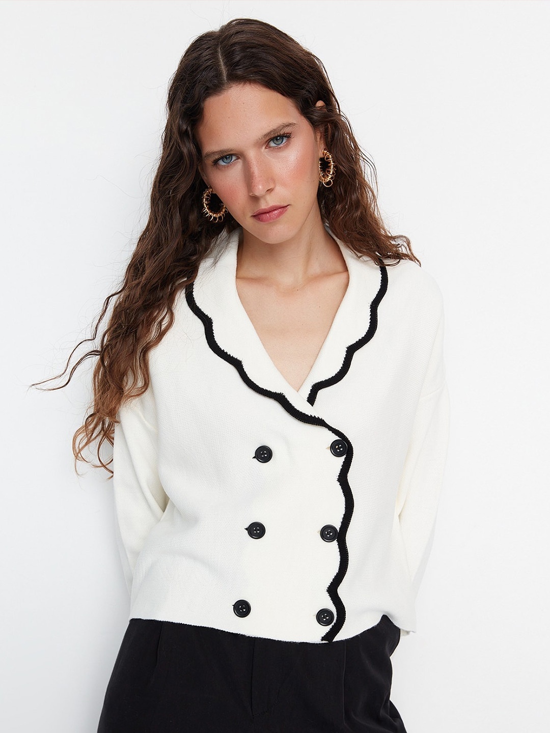 

Trendyol Lapel Collar Acrylic Cardigan, White