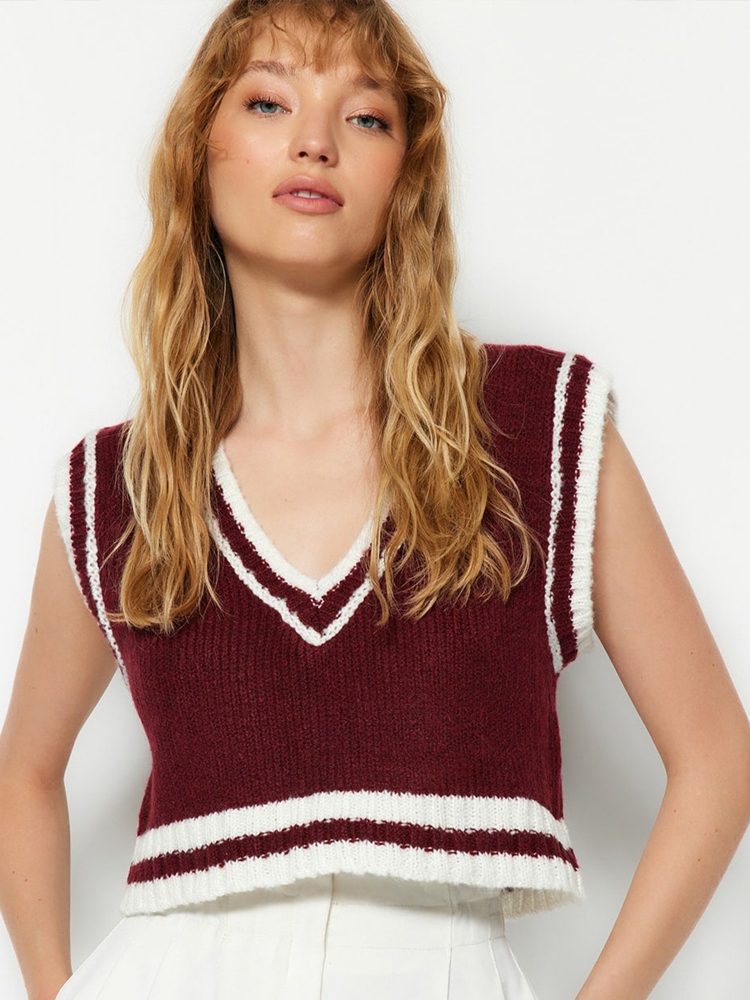 

Trendyol Ribbed Crop Sweater Vest, Burgundy