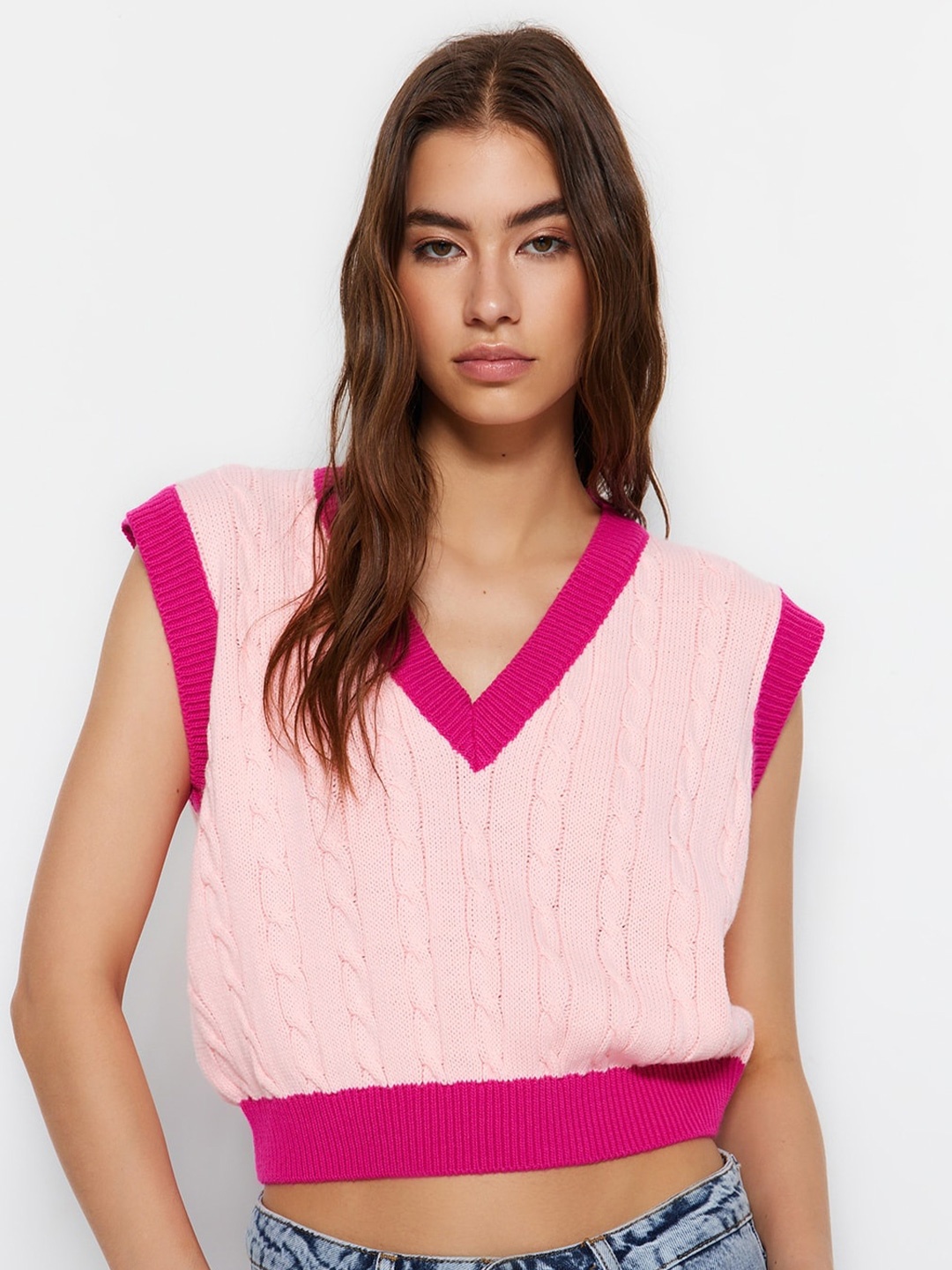 

Trendyol V-Neck Cable Knit Crop Pure Acrylic Sweater Vest, Pink