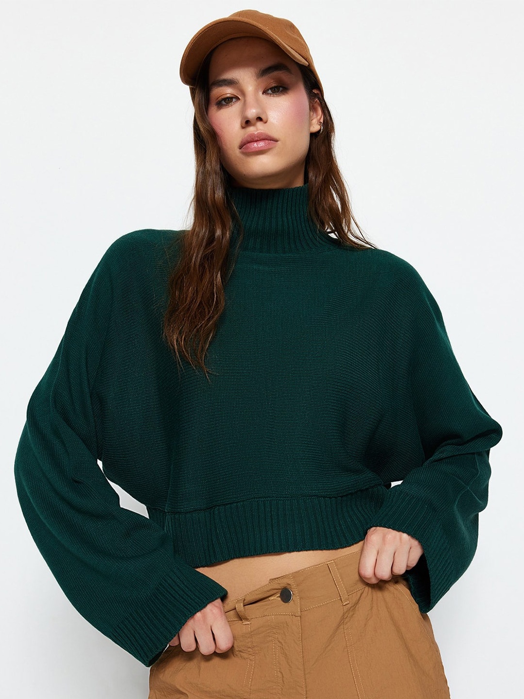 

Trendyol High Neck Drop-Shoulder Sleeves Crop Pullover Sweaters, Green