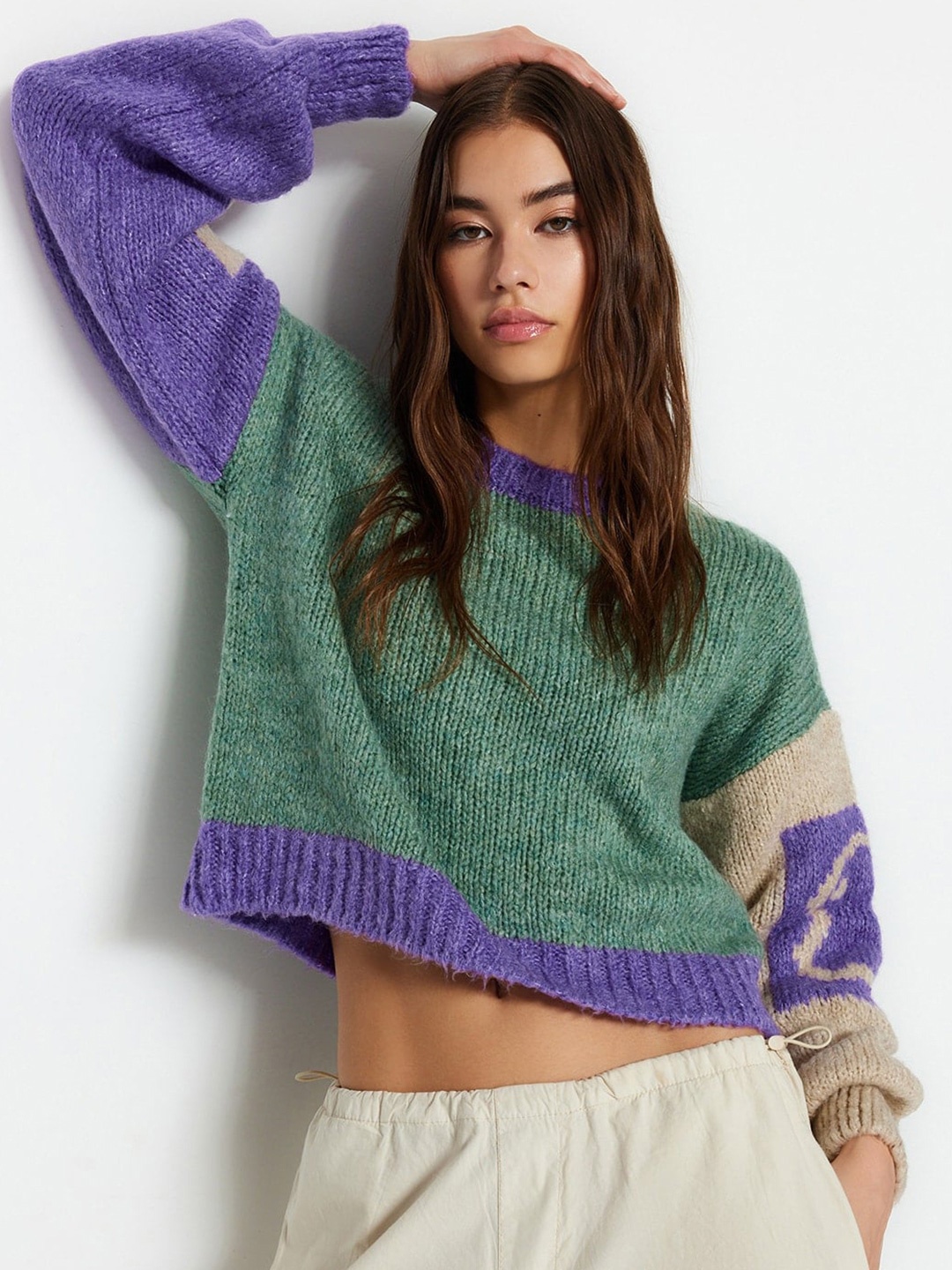 

Trendyol Colourblocked Round Neck Cropped Pullover, Green
