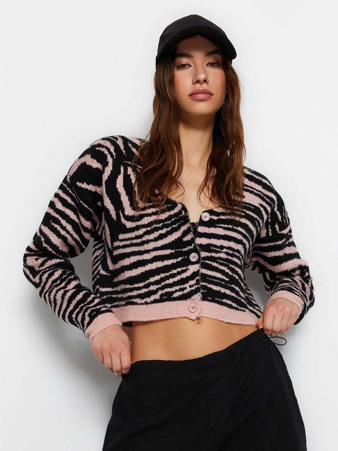 

Trendyol Animal Printed Crop Cardigan Sweaters, Black