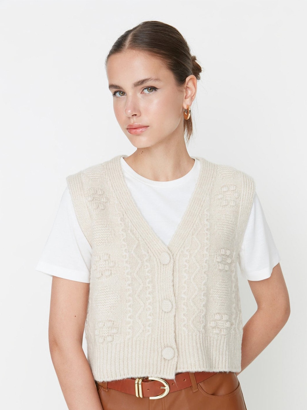 

Trendyol Cable Knit Acrylic Sleeveless Cardigan, Off white