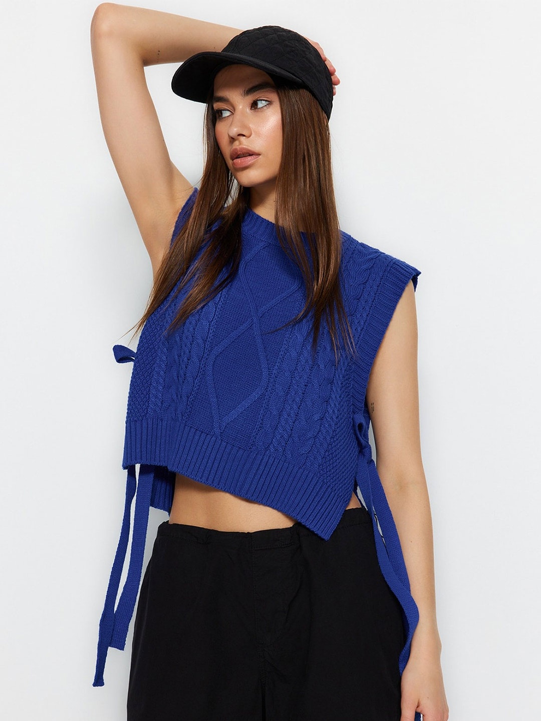 

Trendyol Cable Knit Self Design Acrylic Crop Sweater Vest, Blue