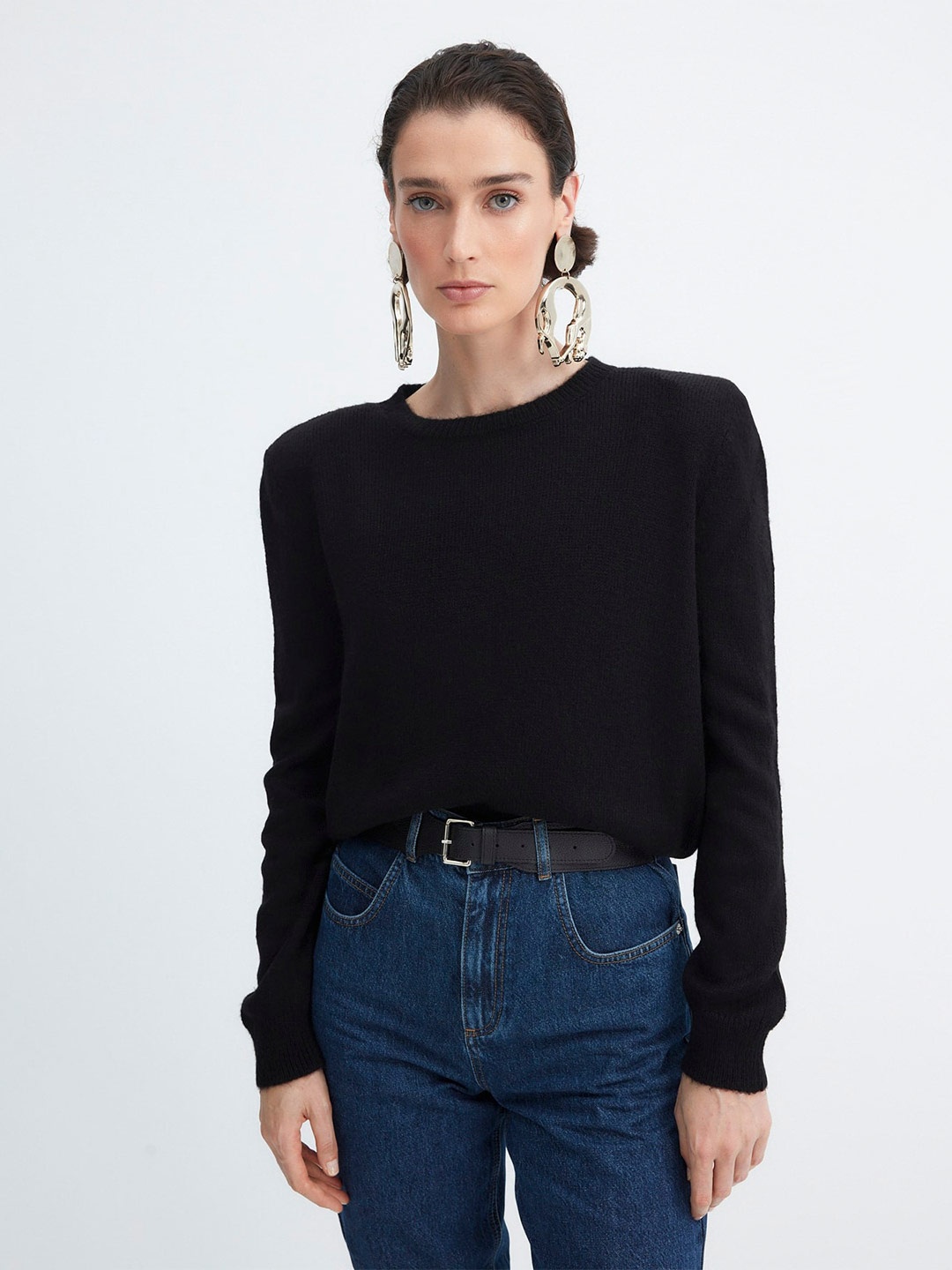 

Trendyol Round Neck Long Sleeve Pullover Sweaters, Black