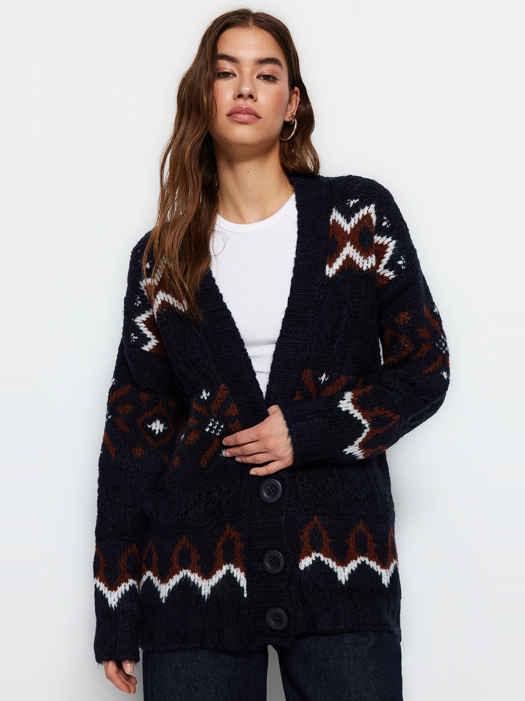 

Trendyol Geometric Self Design V-Neck Long Sleeves Cardigan Sweaters, Navy blue