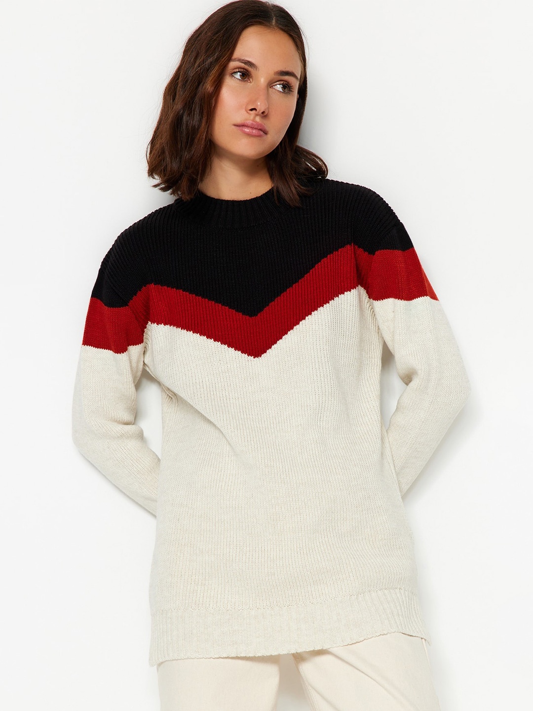 

Trendyol Colourblocked Round Neck Acrylic Pullover Sweater, White