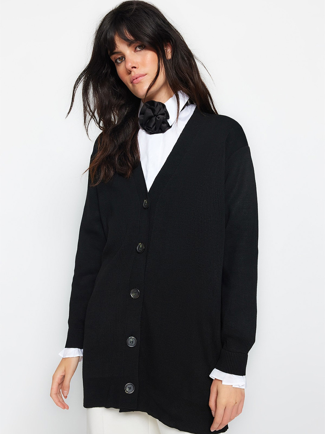 

Trendyol V-Neck Long Sleeves Acrylic Cardigan, Black
