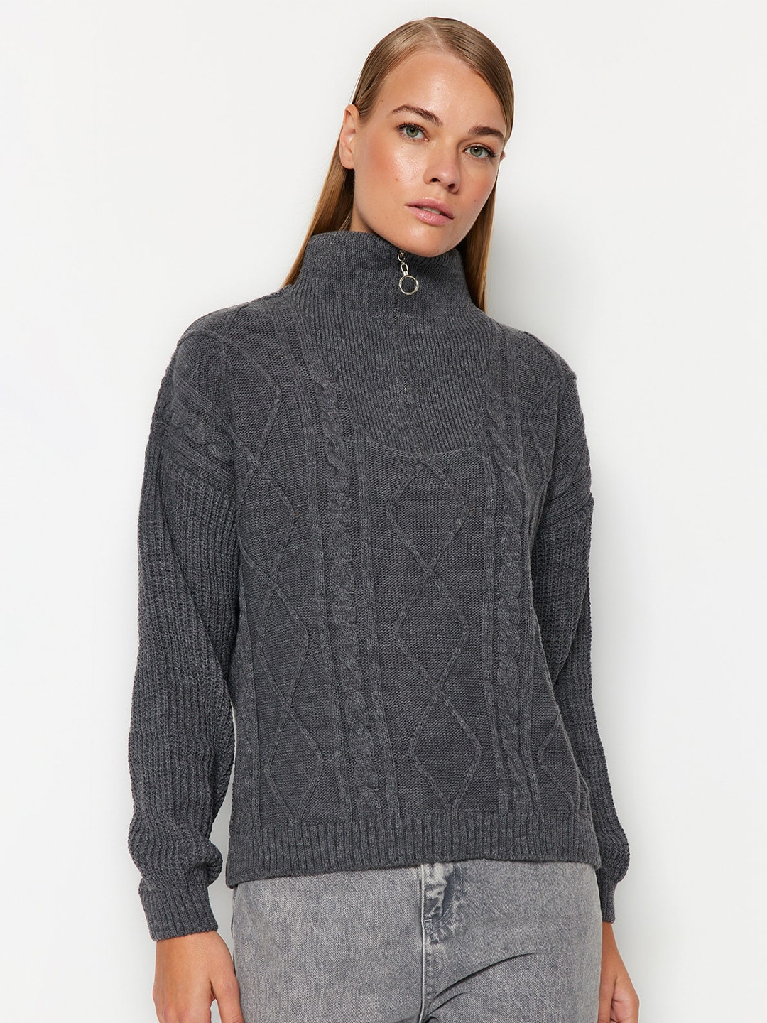 

Trendyol Mock Neck Half Zipper Cable Knit Acrylic Pullover, Grey