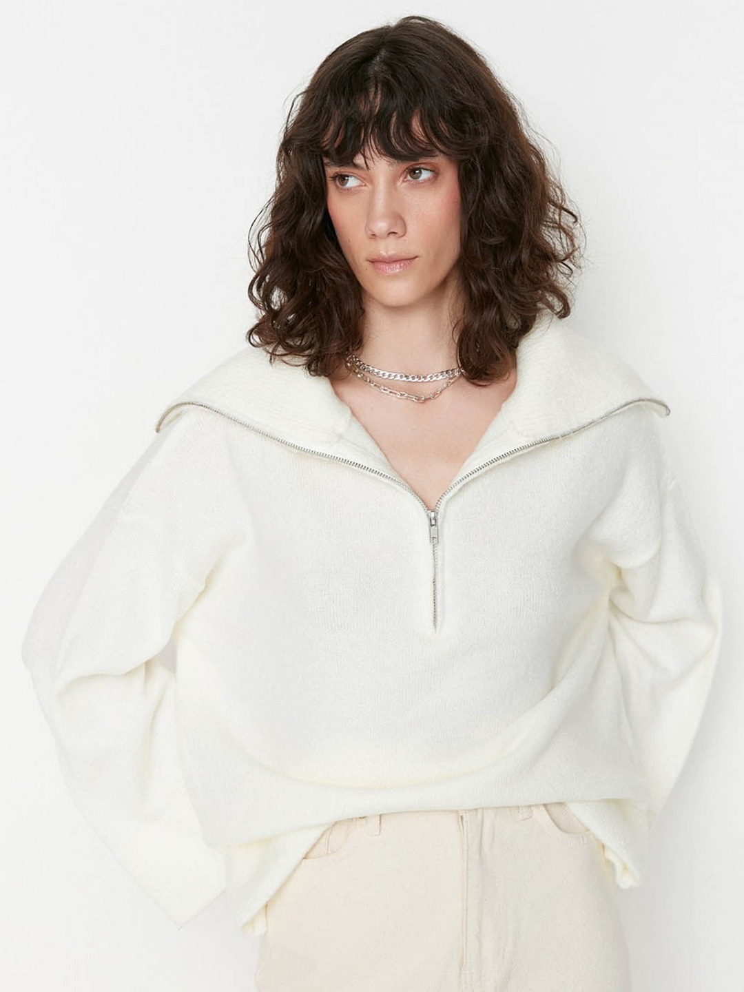 

Trendyol Shawl Collar Long Sleeves Pullover, White