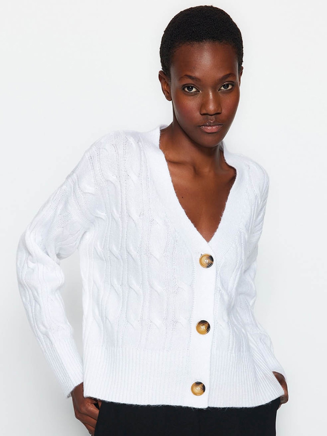 

Trendyol Cable Knit V-Neck Long Sleeve Button Detail Acrylic Cardigan Sweaters, White