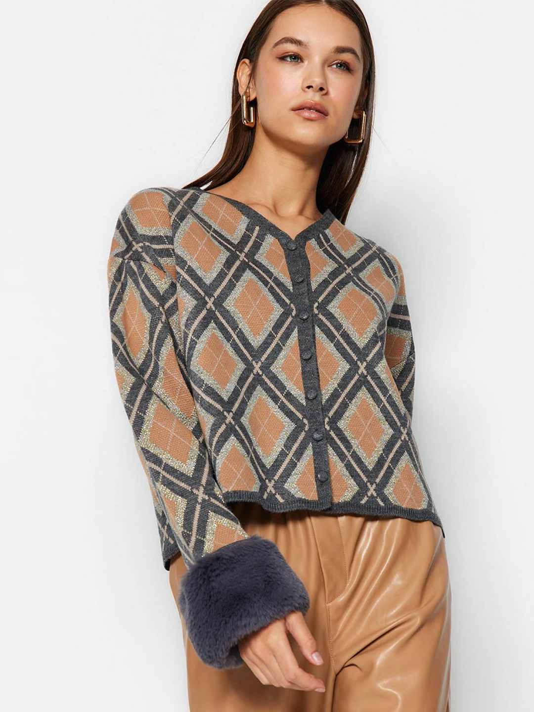 

Trendyol Geometric Self Design Crop Cardigan, Brown