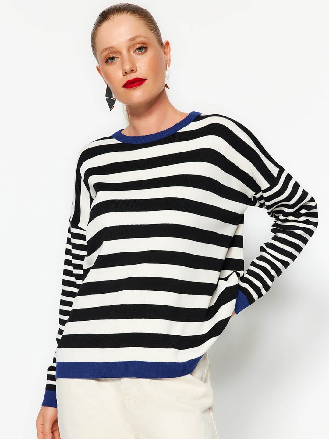 

Trendyol Striped Drop-Shoulder Sleeves Acrylic Pullover, White