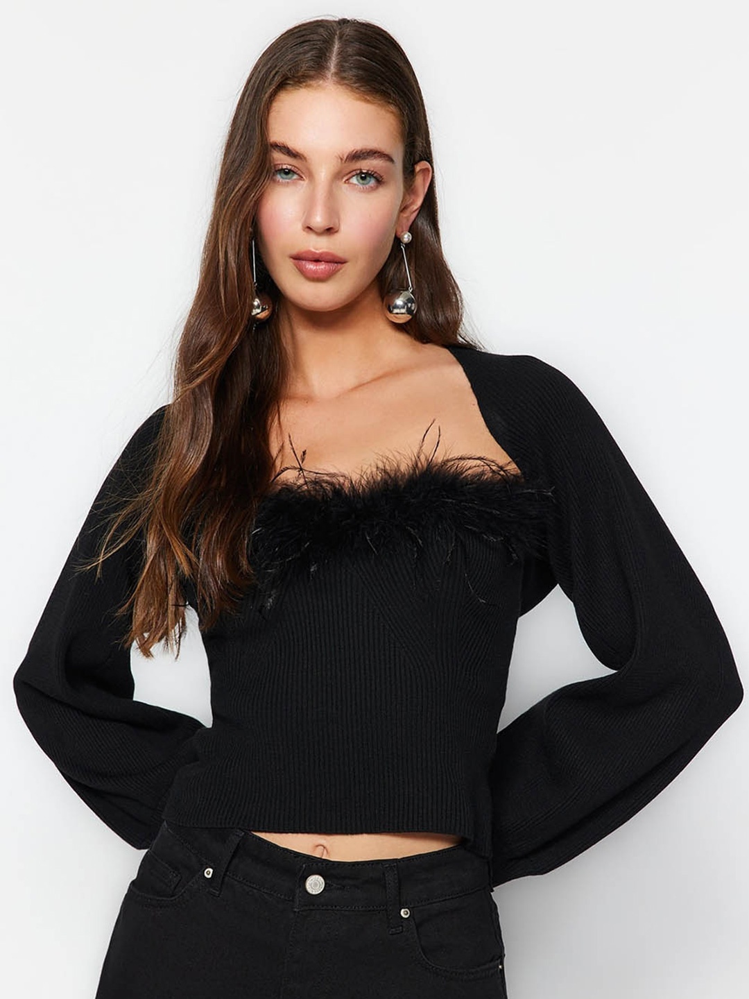 

Trendyol Ribbed Fringed Off Shoulder Crop Top With Detachable Sleeves, Black