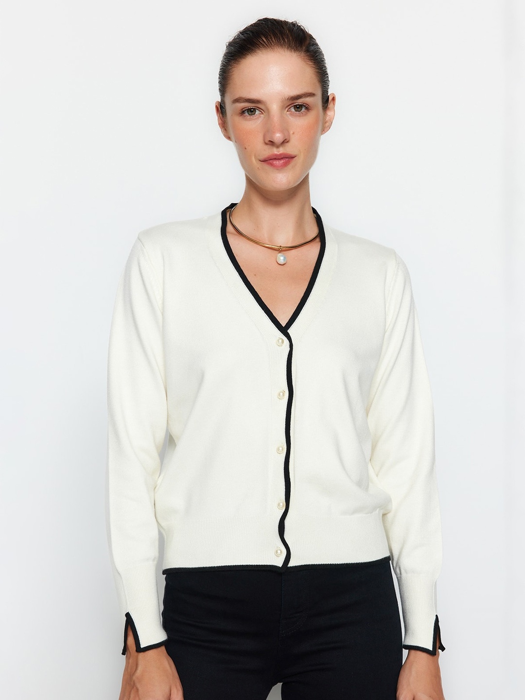 

Trendyol V-Neck Cardigan Sweater, White