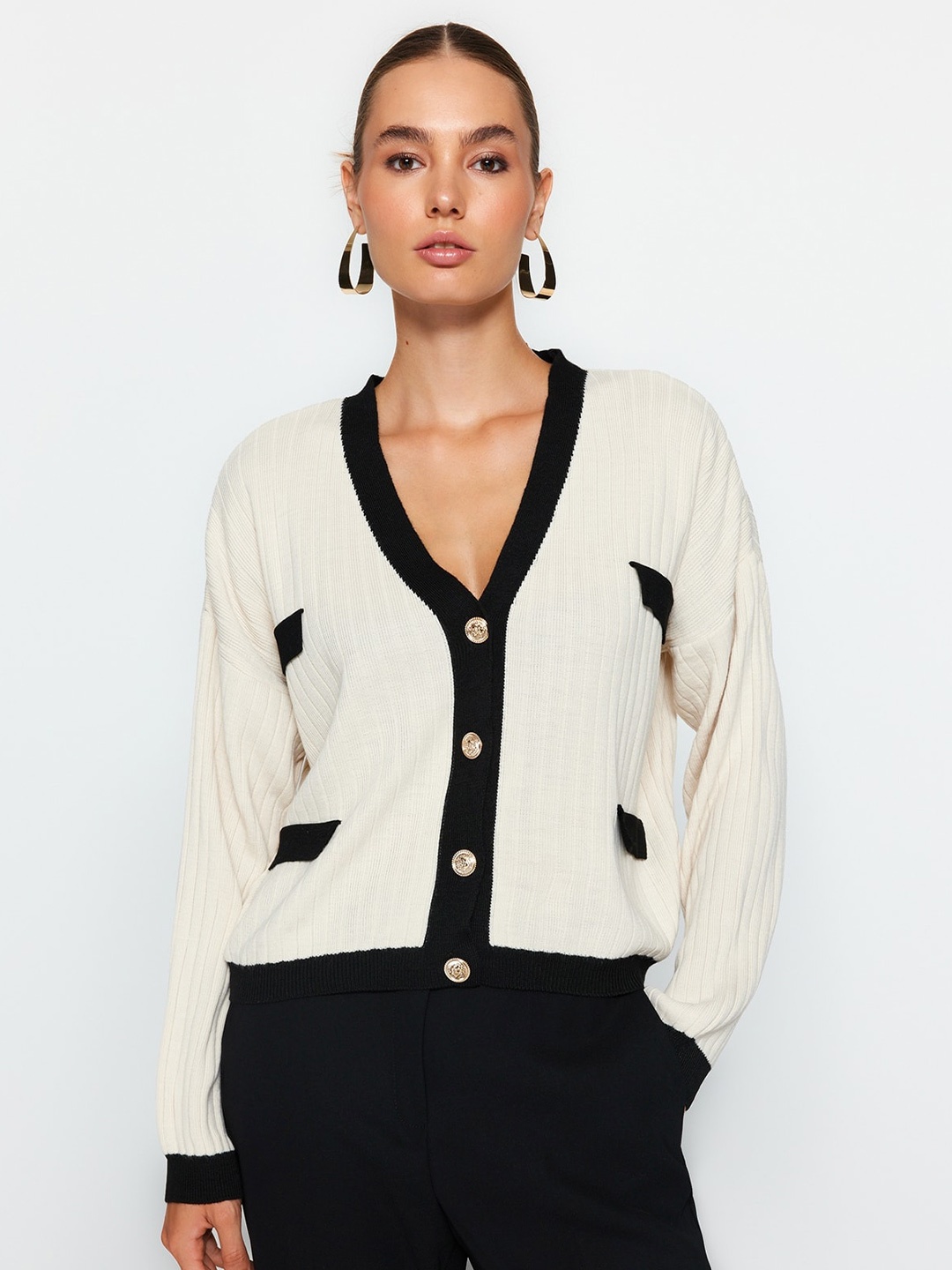 

Trendyol Colourblocked V-Neck Cardigan Sweater, White