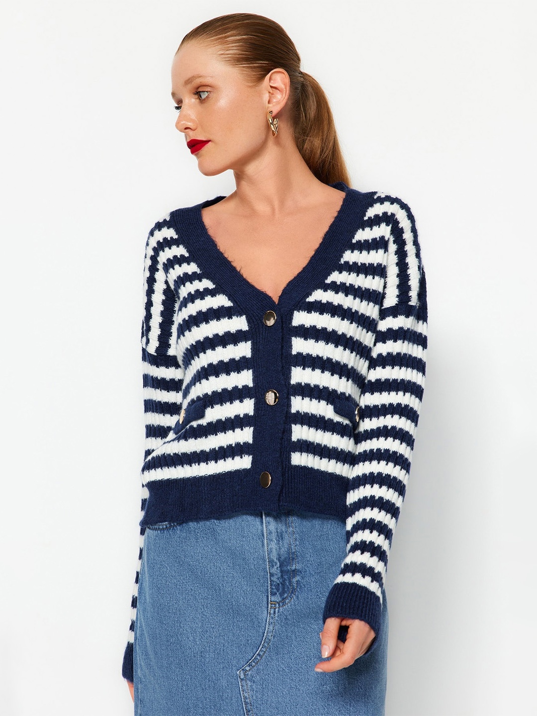 

Trendyol Striped V-Neck Crop Cardigan, Navy blue