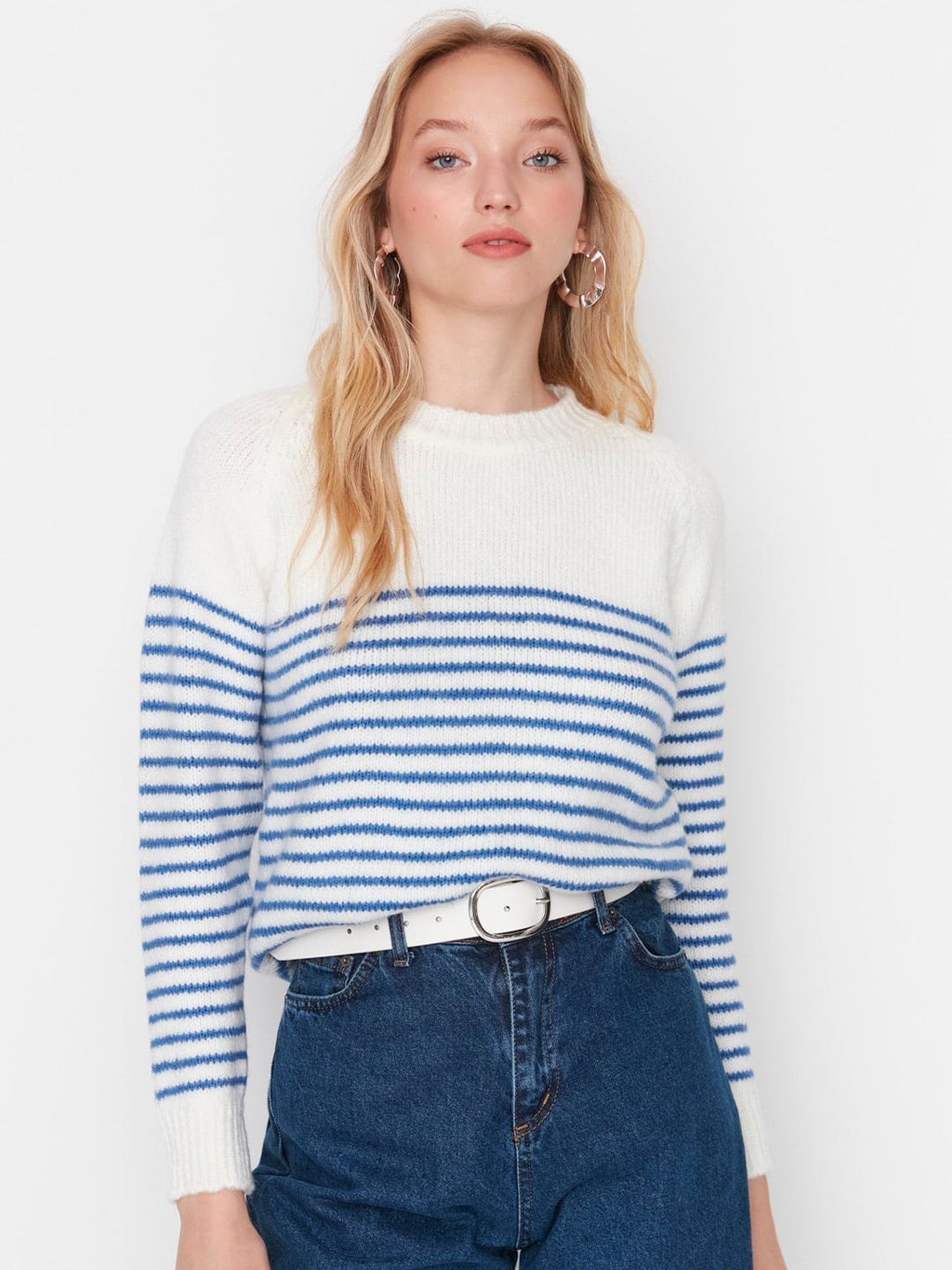 

Trendyol Round Neck Striped Pullover, White