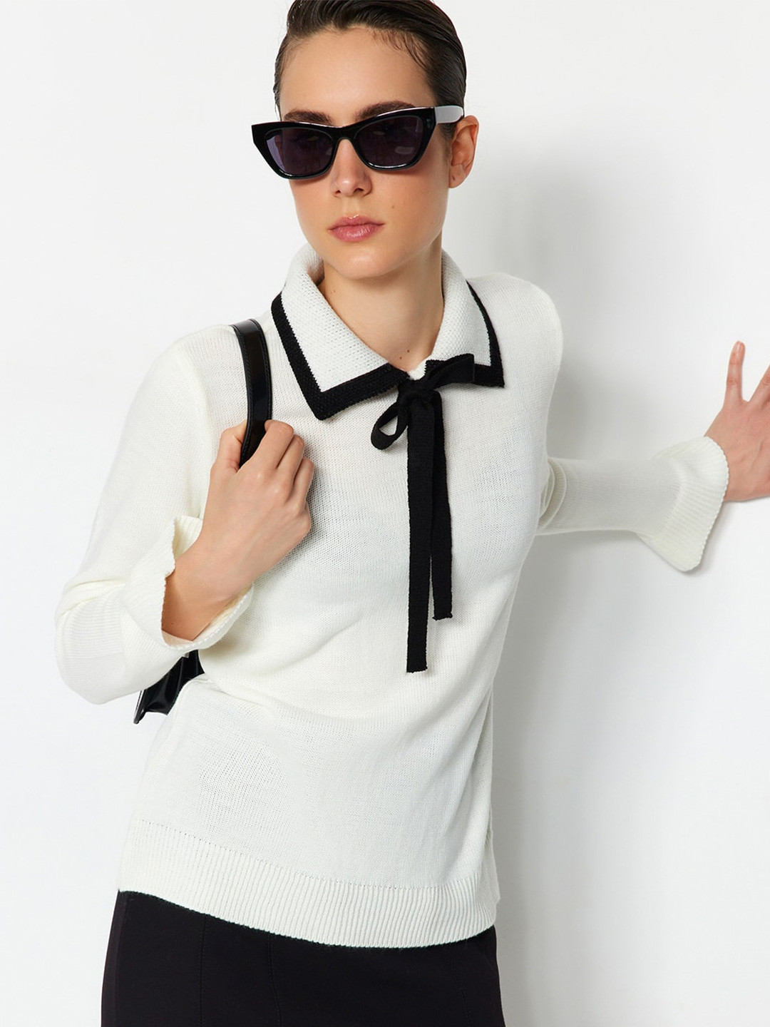 

Trendyol Tie Up Neck Acrylic Pullover, Cream