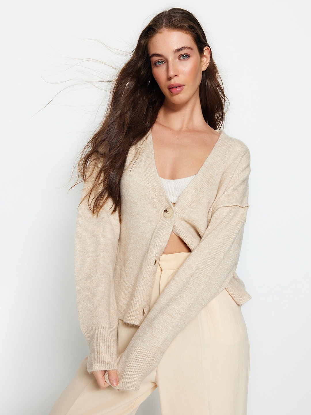 

Trendyol V-Neck Cardigan Sweater, Beige