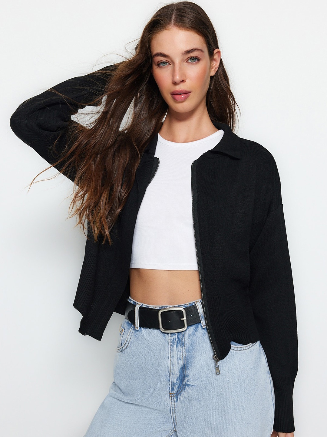 

Trendyol Solid Front-Open Sweater, Black