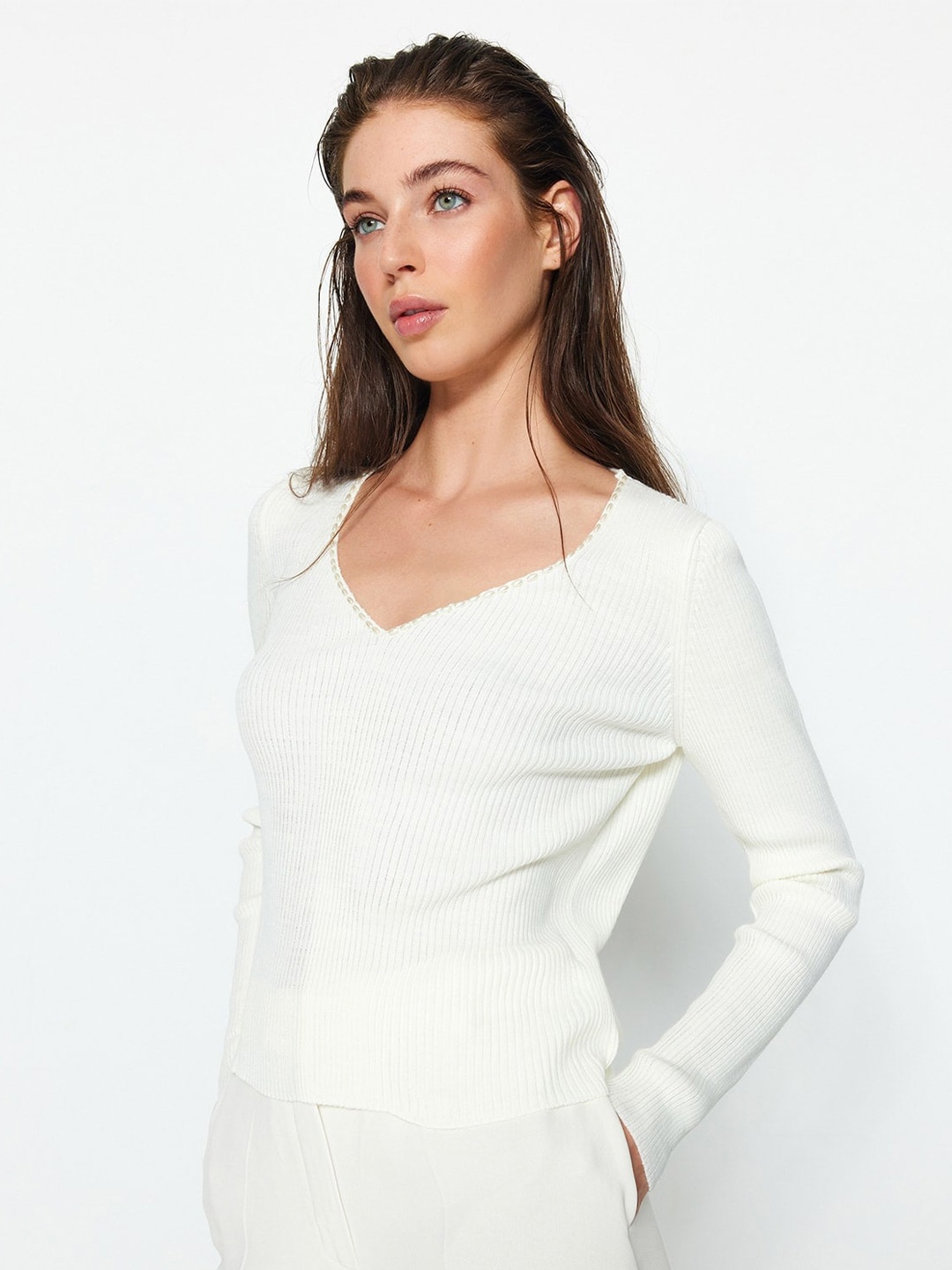 

Trendyol V-Neck Ribbed Acrylic Pullover Sweater, Cream