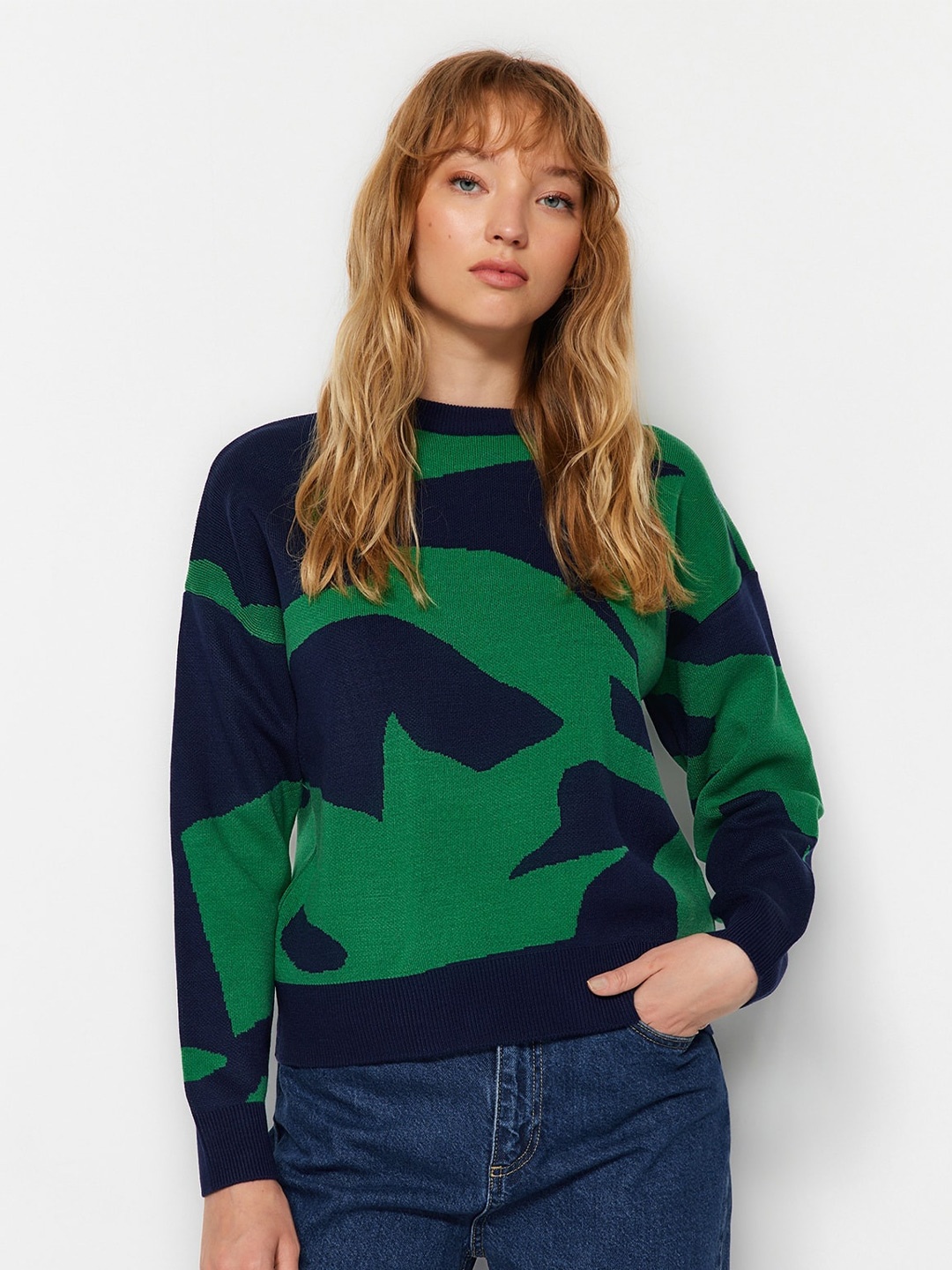 

Trendyol Abstract Printed Pullover, Green
