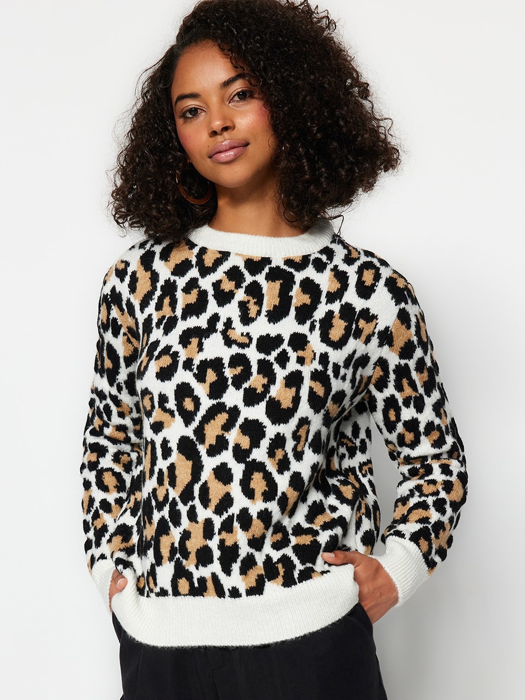 

Trendyol Animal Printed Round Neck Pullover, White