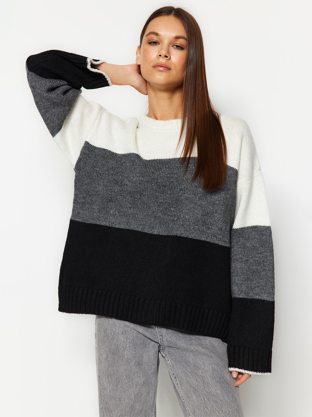 

Trendyol Colourblocked Round Neck Pullover, Black