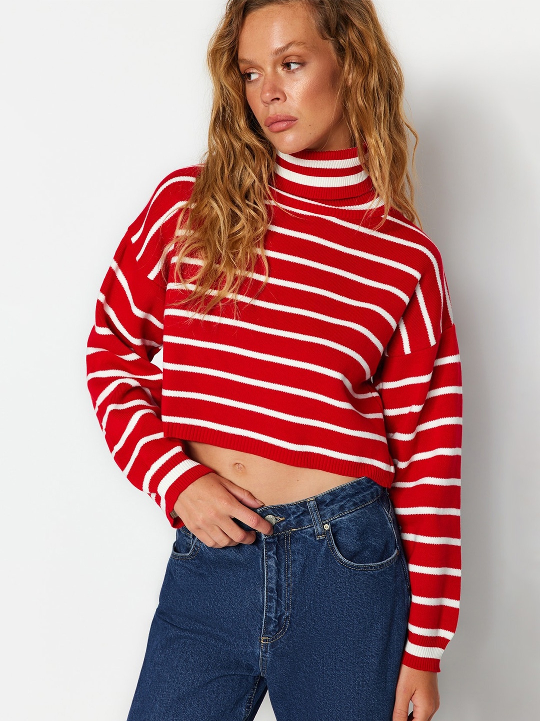

Trendyol Turtle Neck Striped Crop Pullover, Red