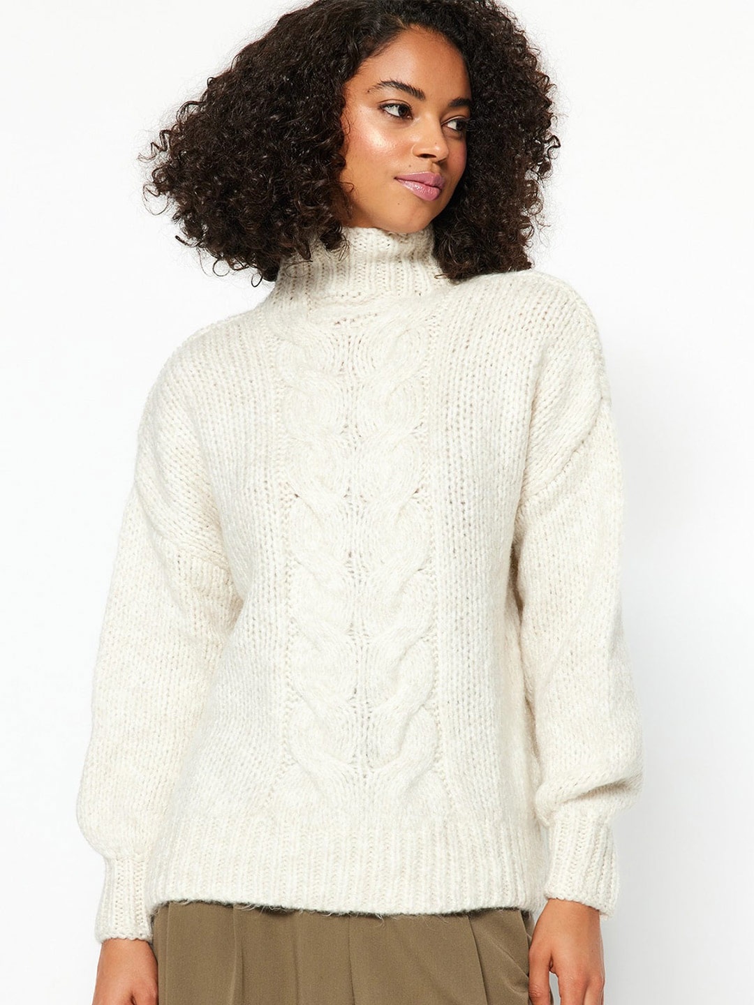 

Trendyol Turtle Neck Cable Knit Pullover, White