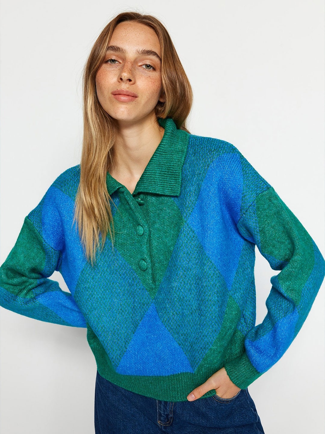 

Trendyol Spread Collar Colourblocked Pullover Sweater, Green