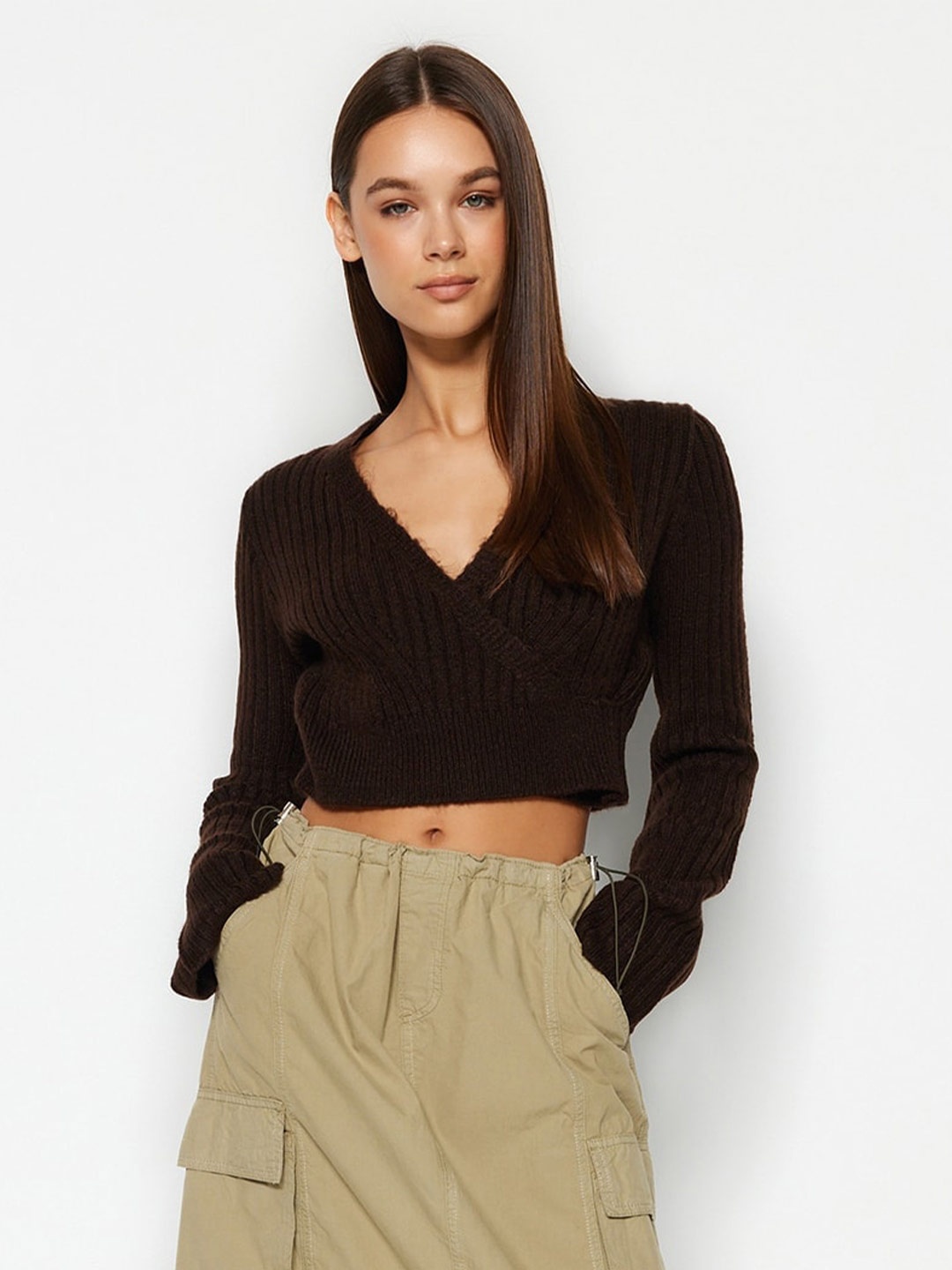 

Trendyol V-Neck Ribbed Crop Pullover Sweater, Brown