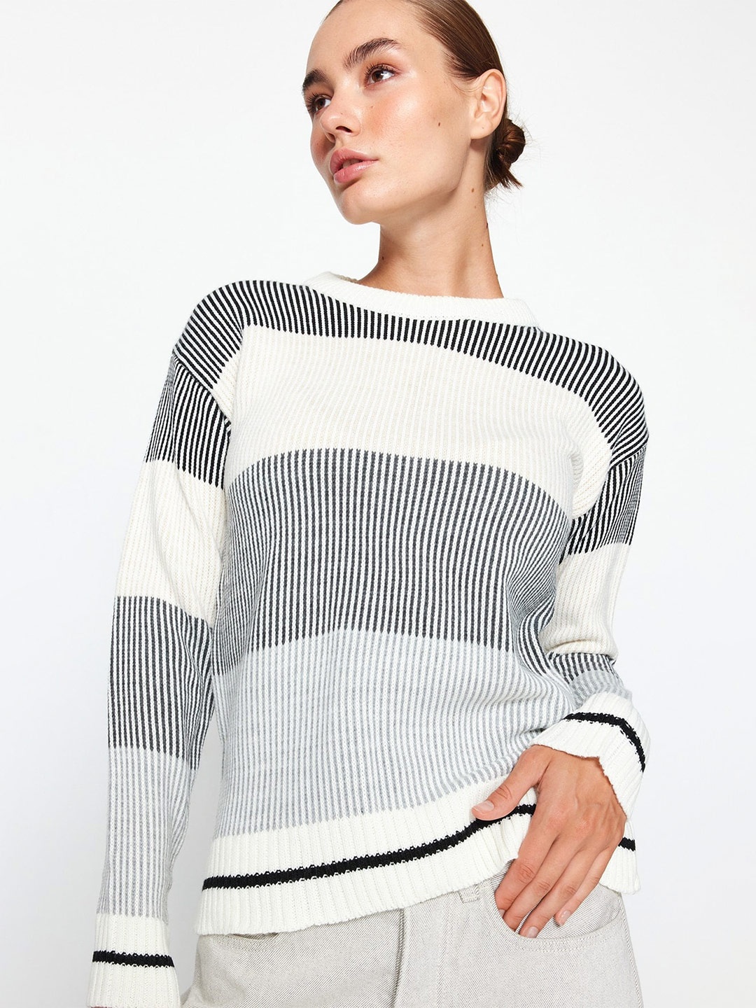 

Trendyol Striped Pure Acrylic Pullover, Black
