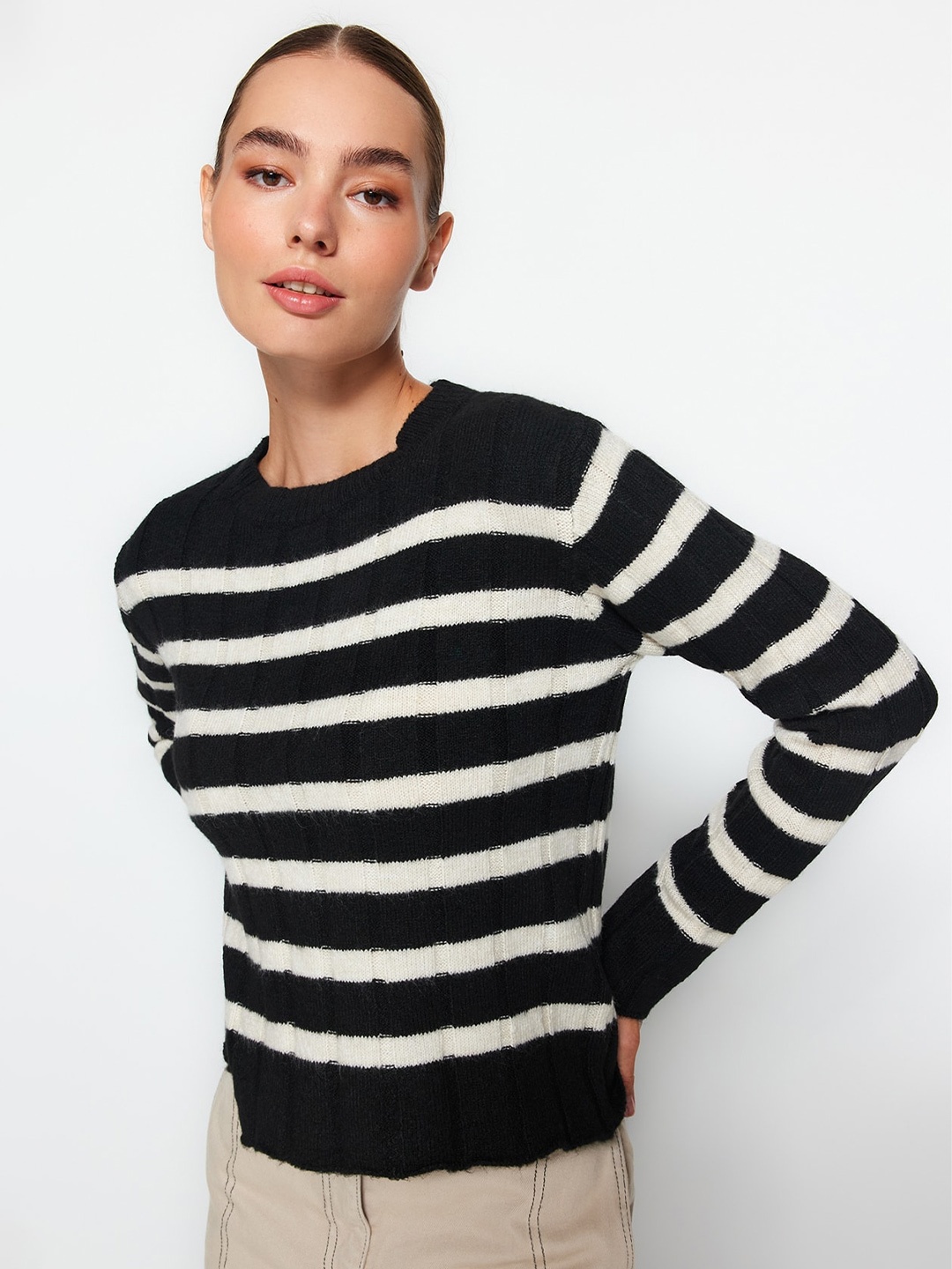 

Trendyol Striped Pullover Sweaters, Black
