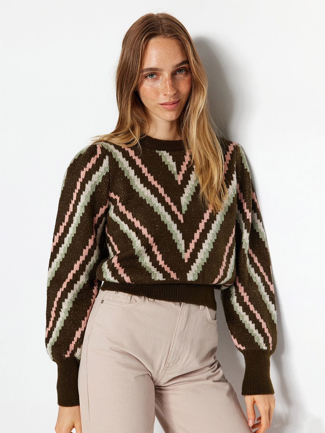 

Trendyol Geometric Round Neck Long Sleeve Acrylic Pullover Sweaters, Brown