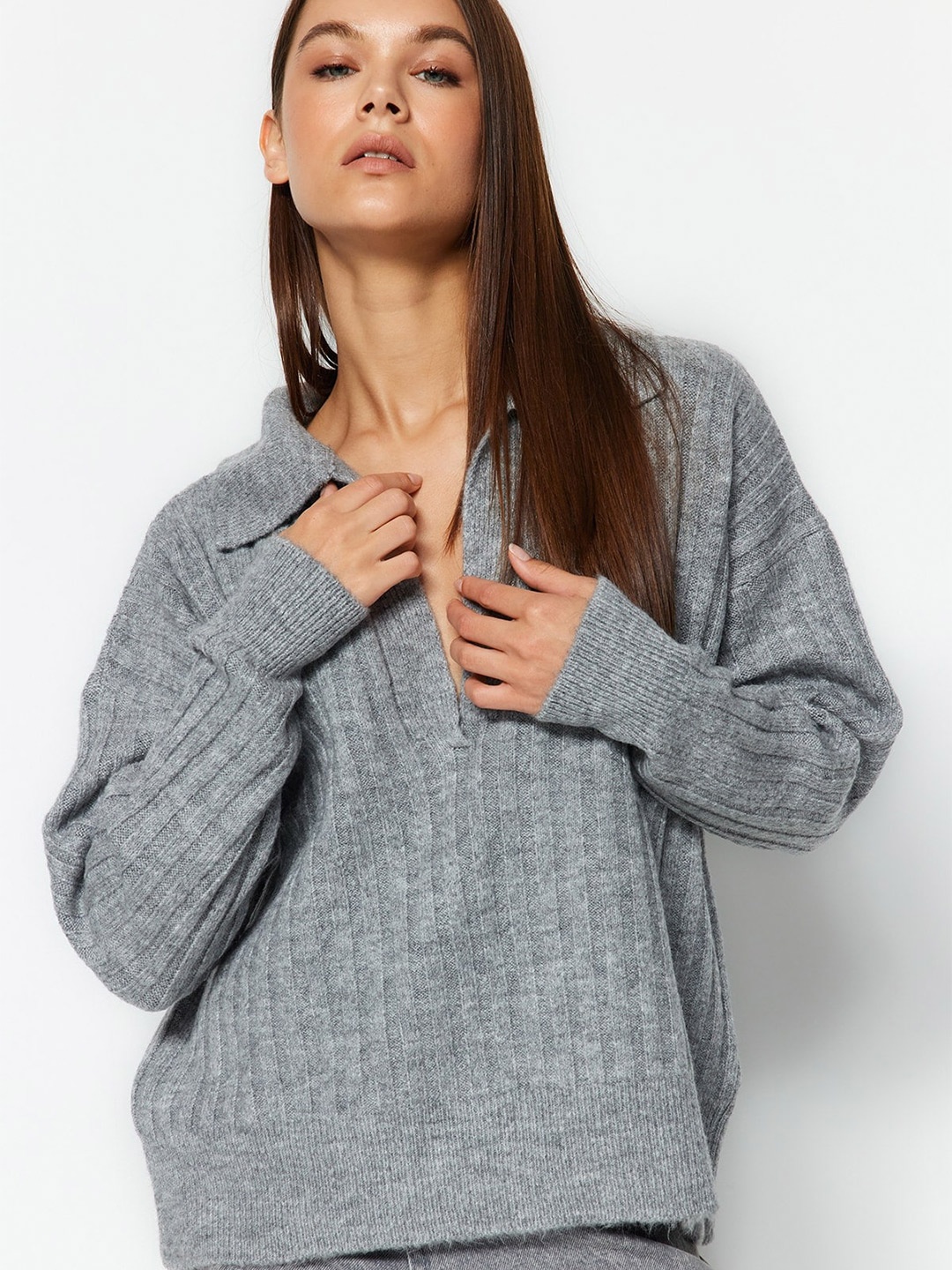 

Trendyol Ribbed V-Neck Pullover, Grey