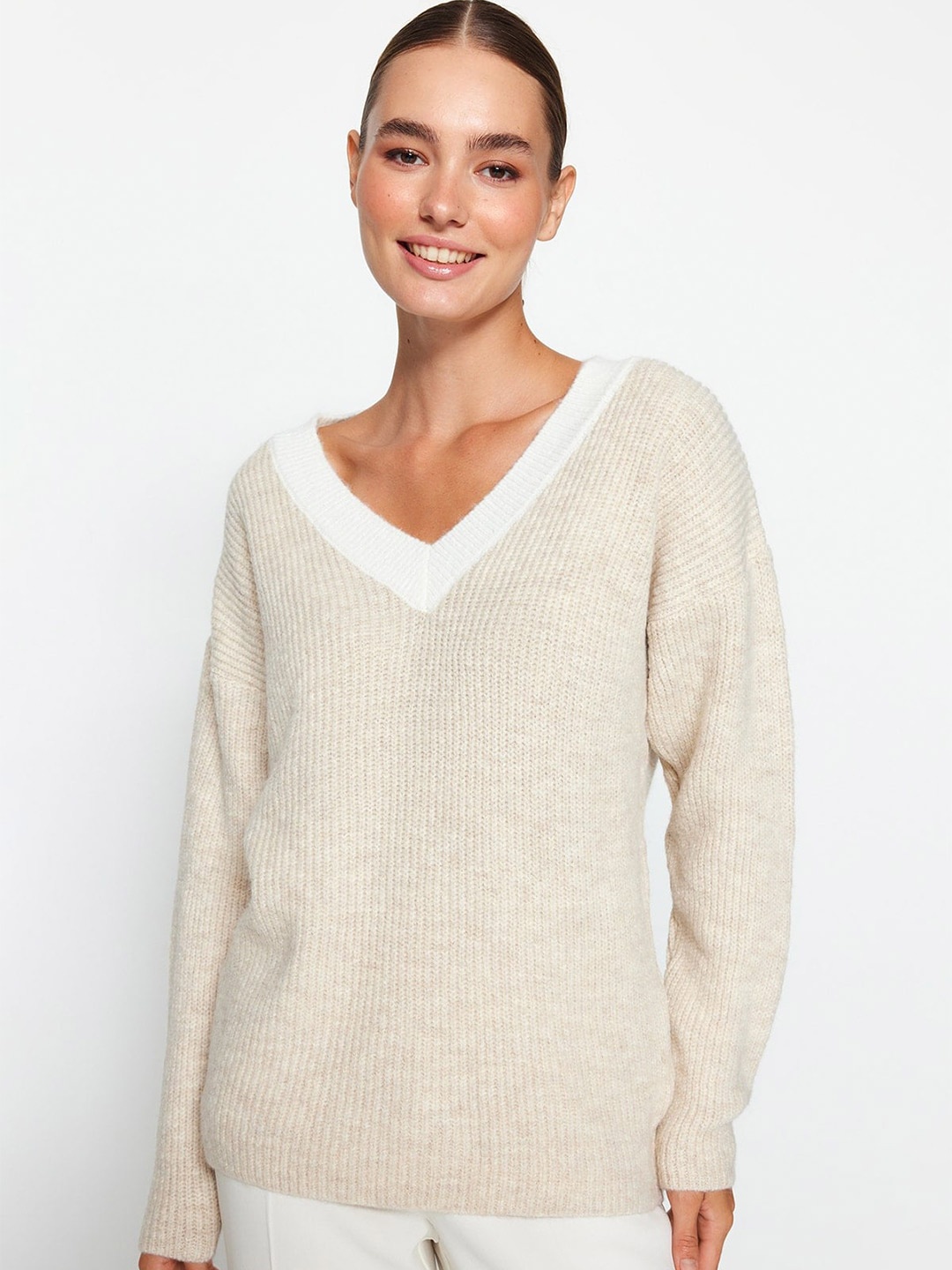 

Trendyol V-Neck Pullover Sweater, Beige