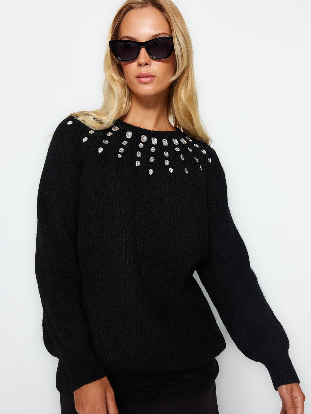 

Trendyol Ribbed Embellished Detailed Pullover, Black