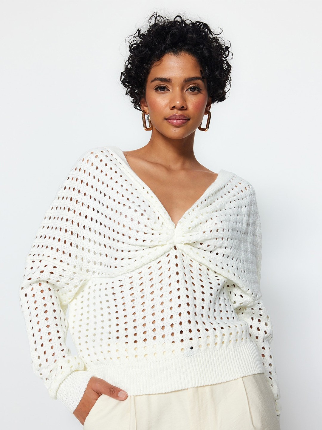 

Trendyol Self Design V-Neck Pullover Sweaters, Cream