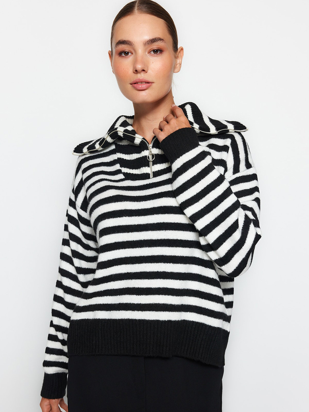 

Trendyol Striped Acrylic Pullover Sweaters, Black