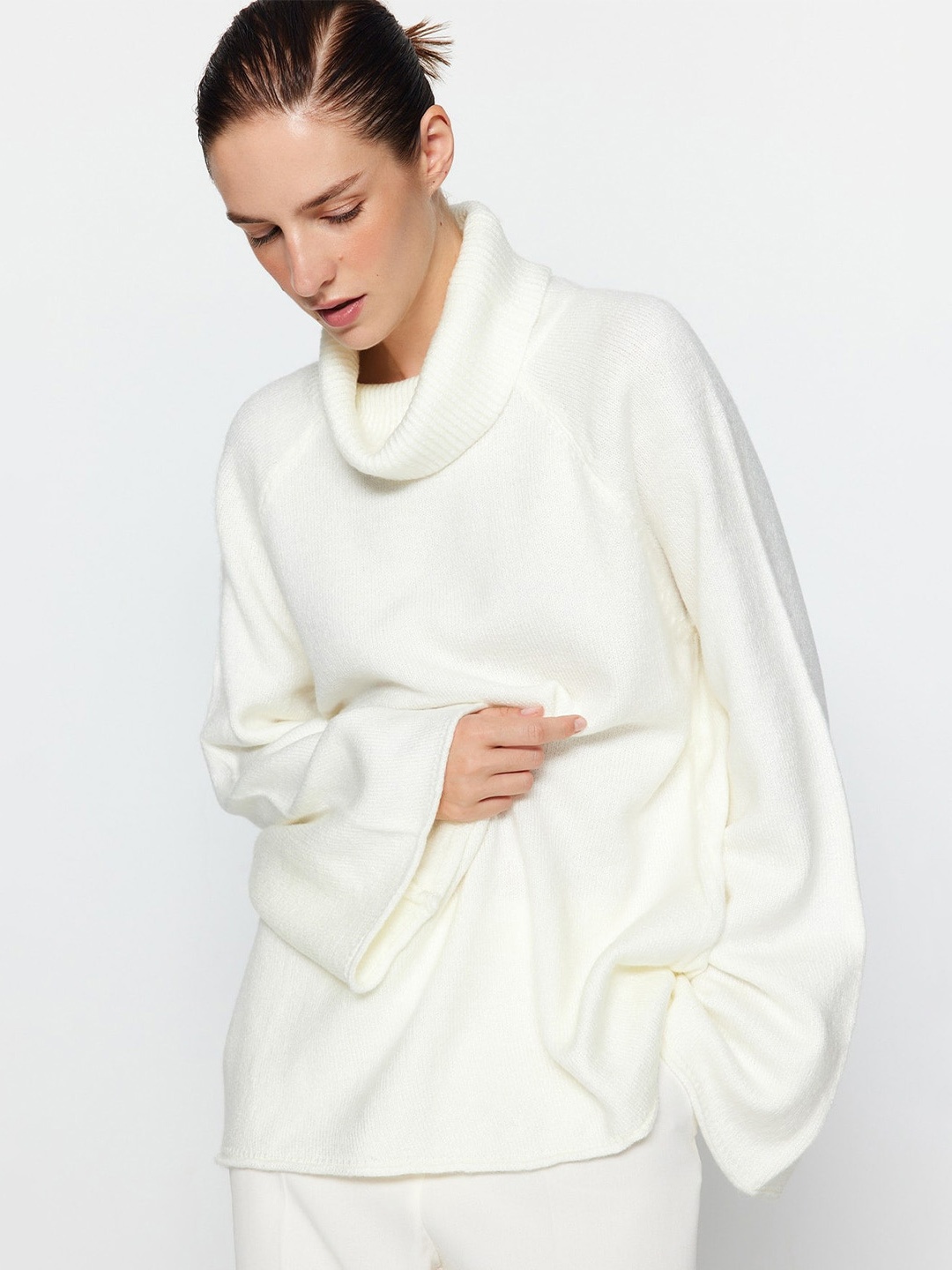 

Trendyol Turtle Neck Longline Pullover, White