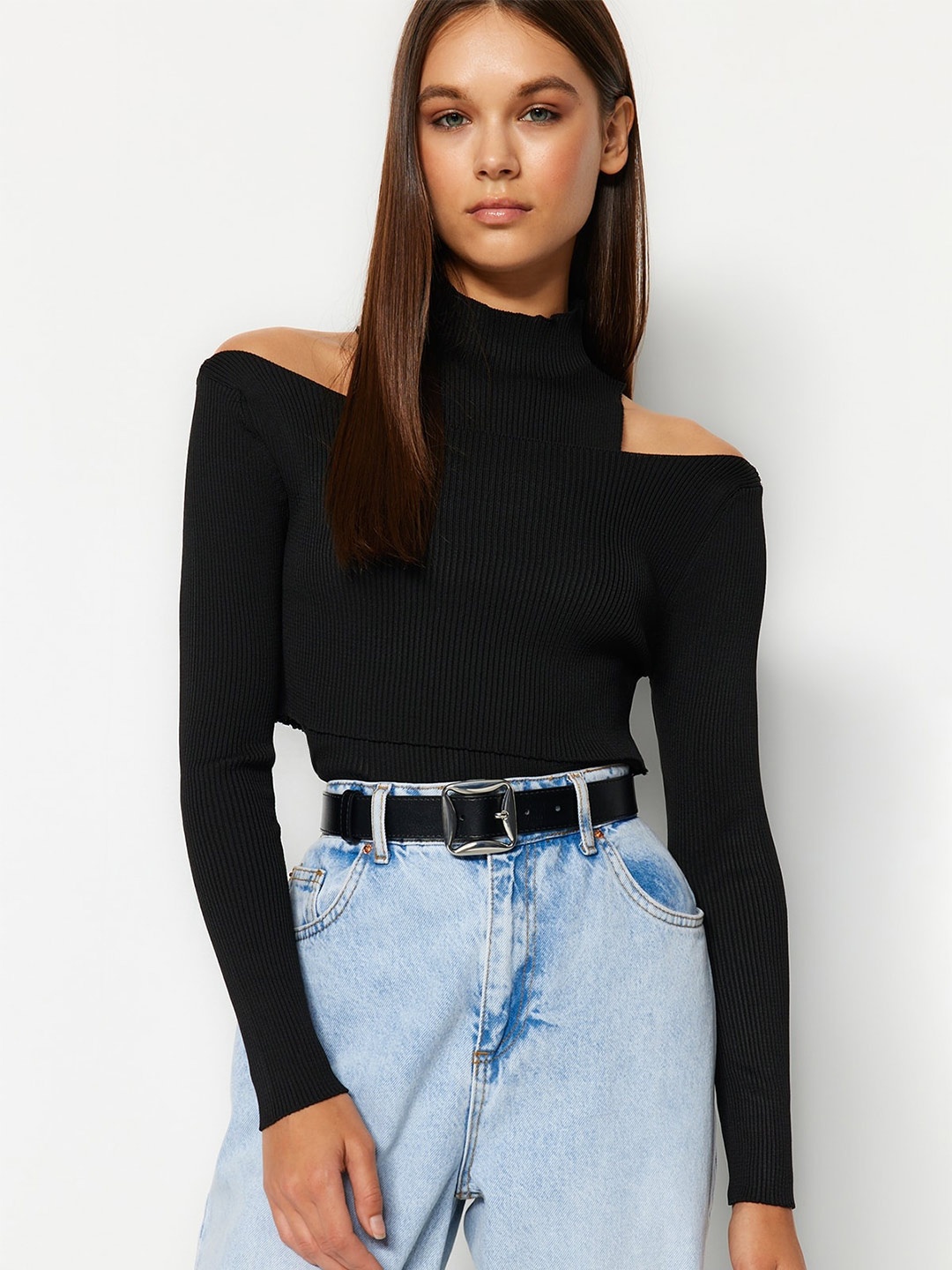 

Trendyol Off-Shoulder Ribbed Crop Pullover, Black