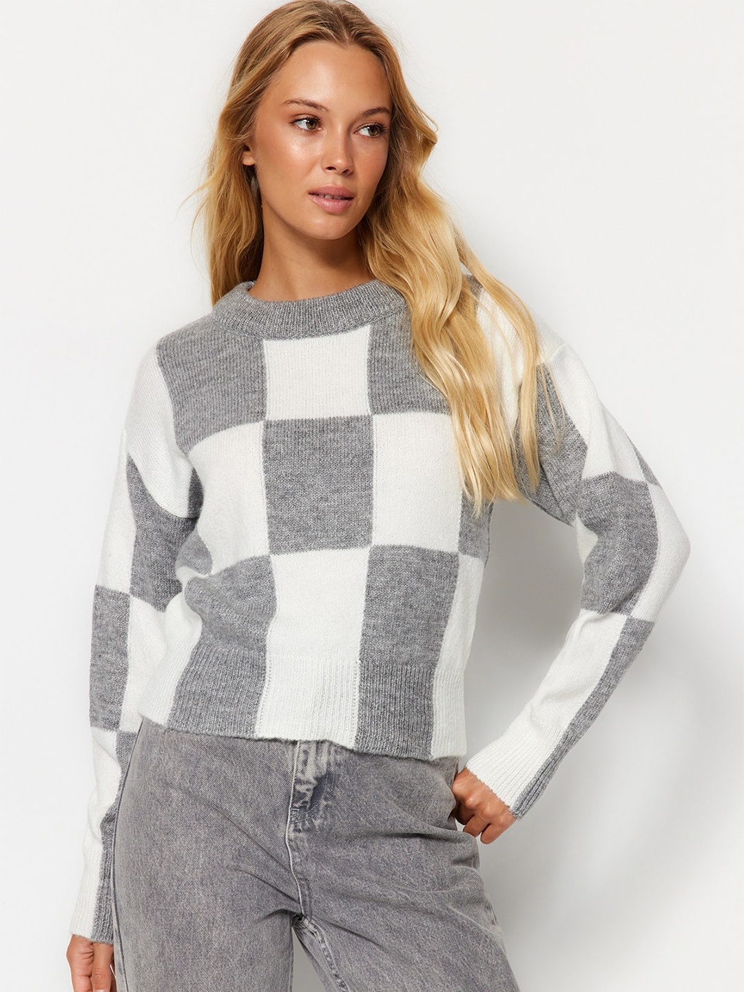 

Trendyol Checked Round Neck Pullover, Grey