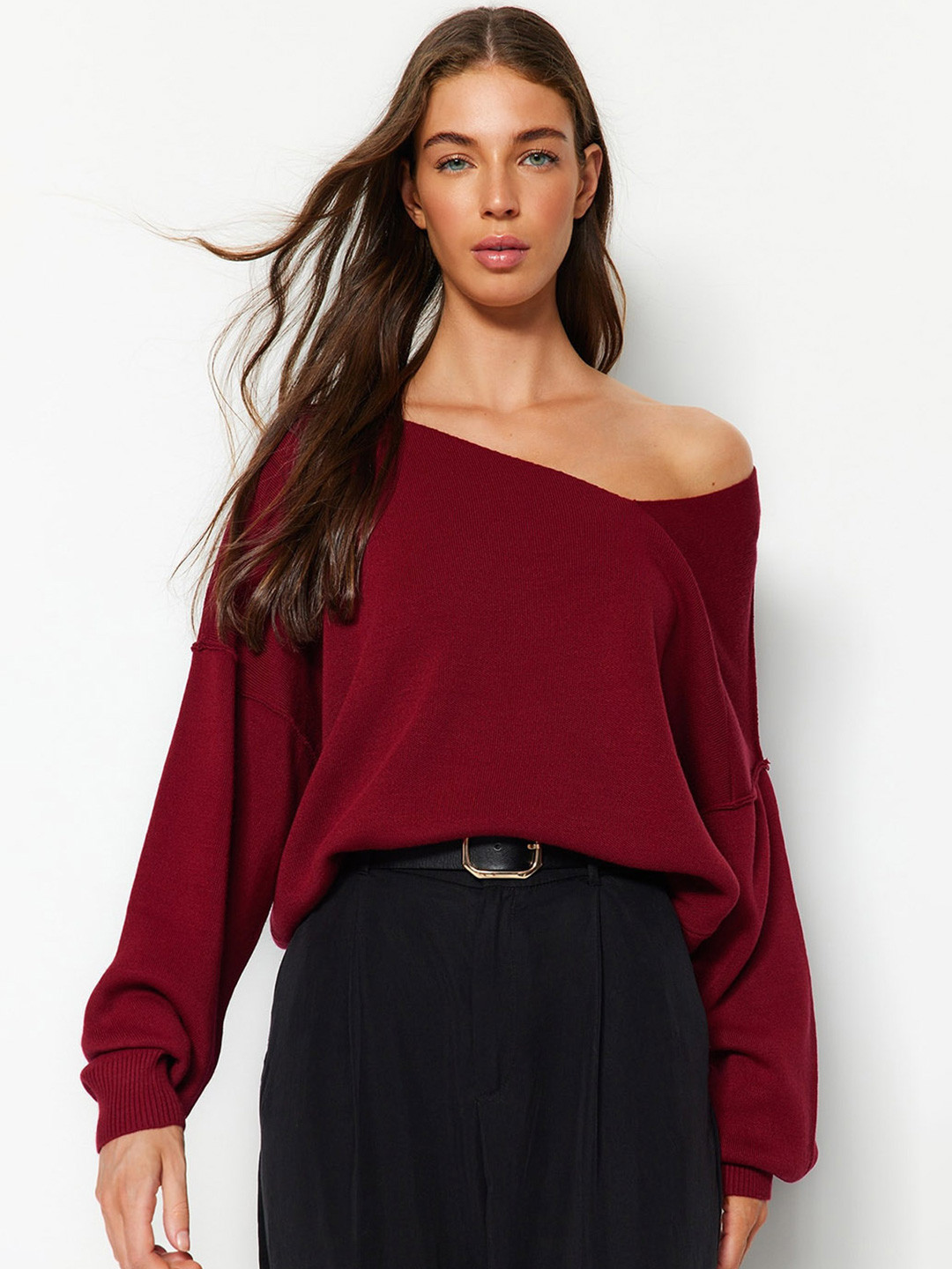 

Trendyol V-Neck Drop Shoulder Sleeves Pullover, Burgundy